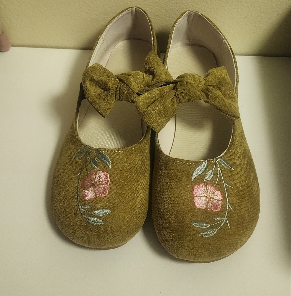 Embroidered Bow Flats